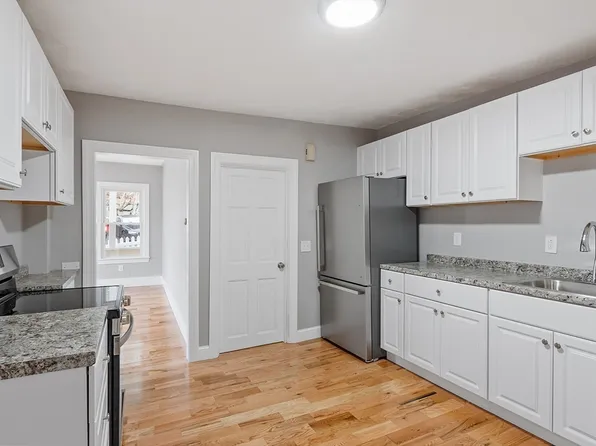 67 Beech St, Fitchburg, MA 01420