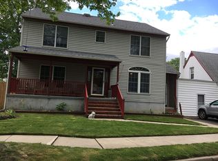 409 S Forklanding Rd, Maple Shade, NJ 08052