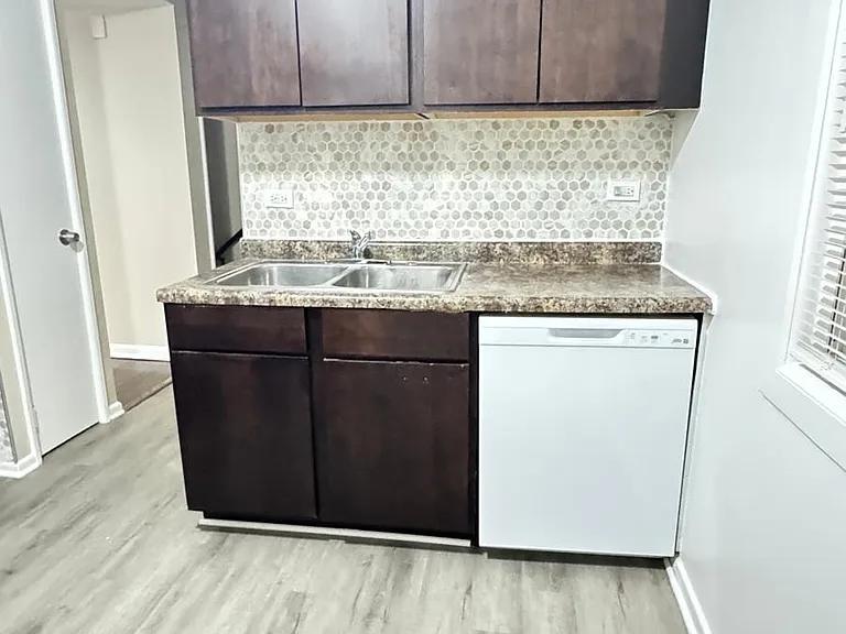 4703 Davis St — Photo 15