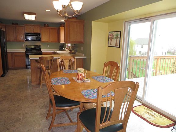 4th image of 985 Hickory Creek Dr