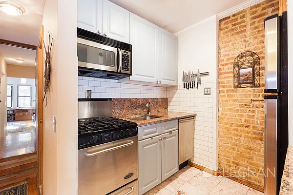 Sold by (Legacy) Elegran | media 25