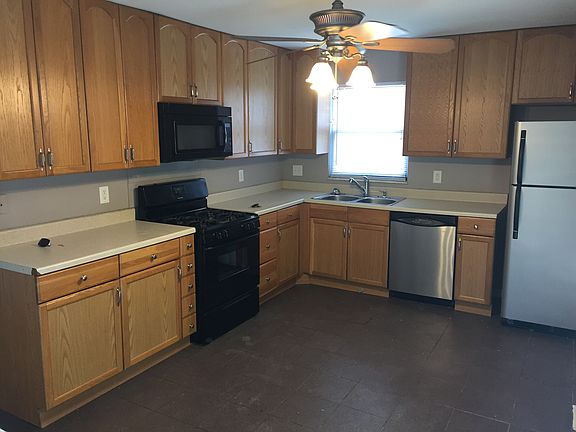 3rd image of 2363 Farnham Ln