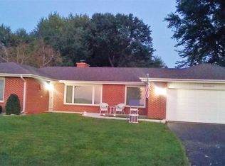 17 Palmyra Rd, Sterling, IL 61081