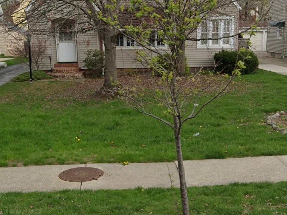 1st image of 18523 Chagrin Blvd