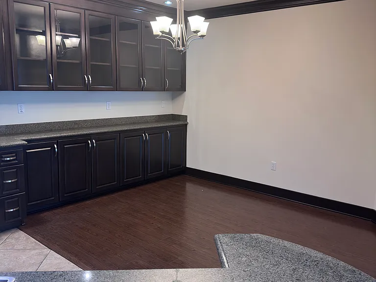 1138 Glenville Dr — Photo 8