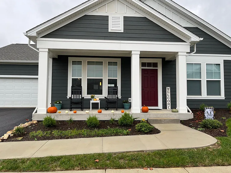 105 Boxwood Ln — Photo 1
