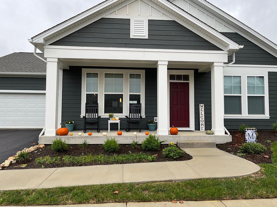 1st image of 105 Boxwood Ln