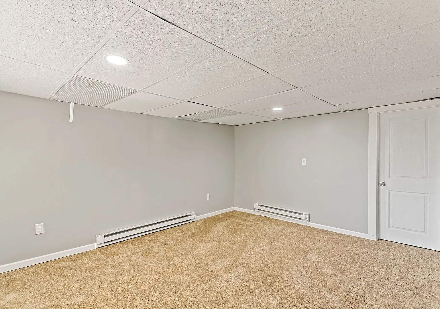4 bed 1.5 bath - Completely updated in great Mt. Washington location - central air, washer/dryer — Photo 2