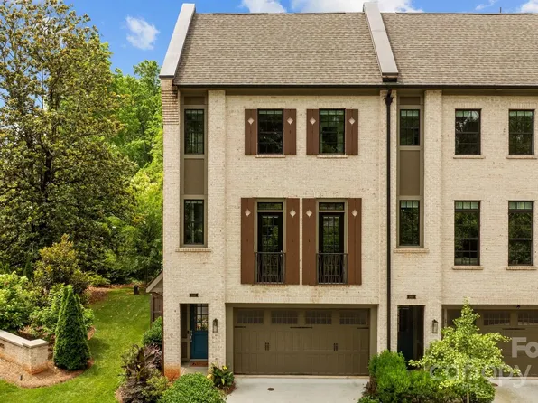 2942 Hillside Springs Dr, Charlotte, NC 28209