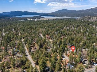 950 Alpenweg Dr, Big Bear City, CA 92314