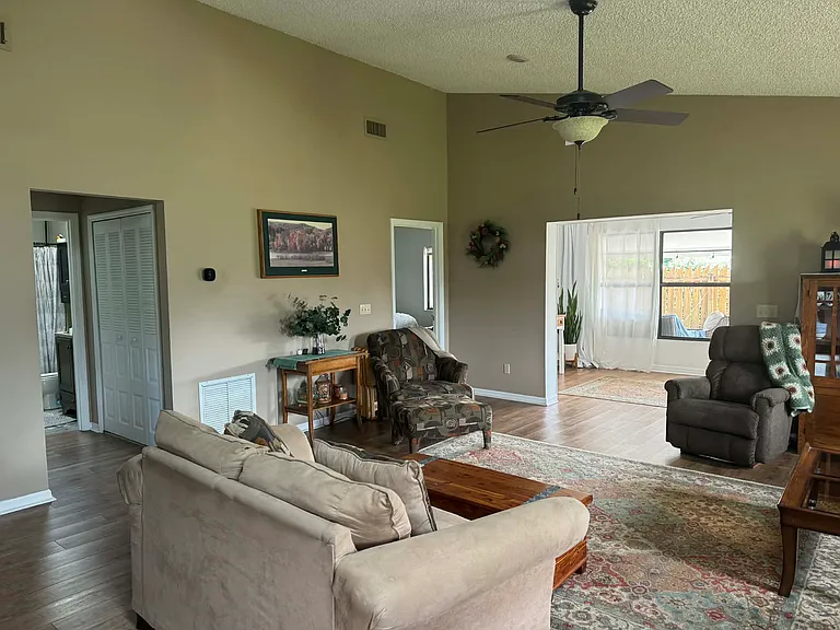 10823 SE 51st Ave — Photo 6