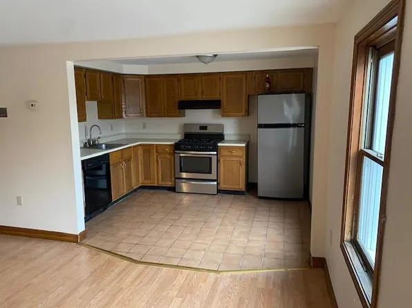 4 Saint Paul St #4, Blackstone, MA 01504