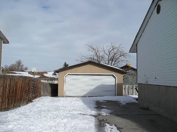 Detached Garage