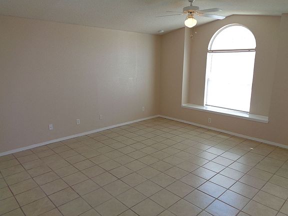 2nd image of 3096 Tierra Bowles
