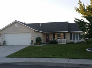 7807 Three Rivers Dr, Pasco, WA 99301