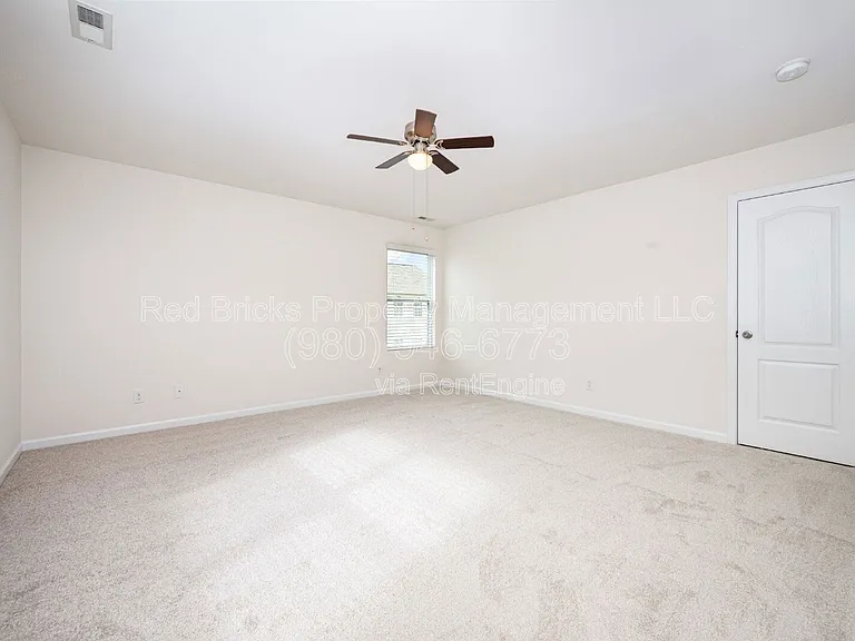 3530 Alister Ave SW — Photo 18