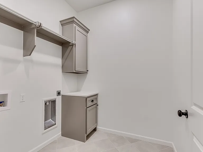 2600 Woods Edge Dr — Photo 4