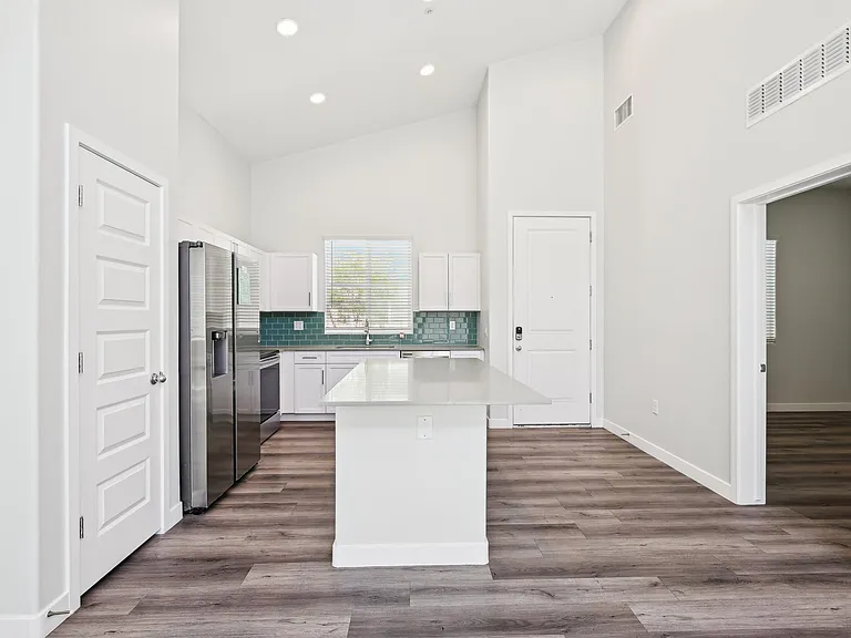Baseline on 16 — Photo 47