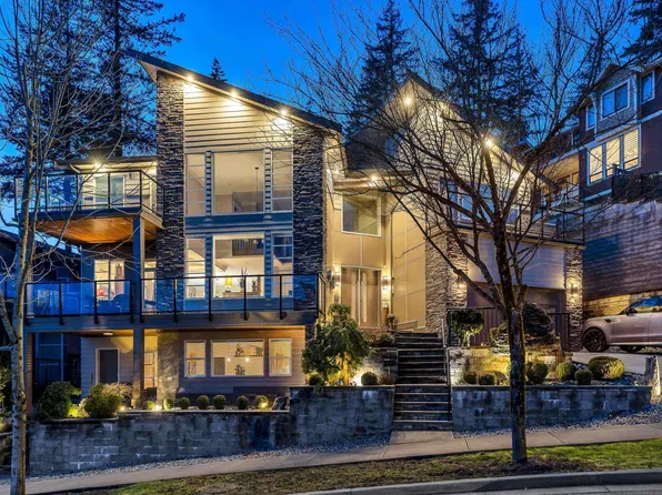 1412 Strawline Hill St, Coquitlam, BC V3E 0L5