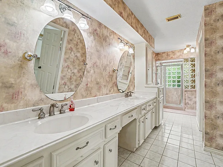 14707 Treborway Dr — Photo 21