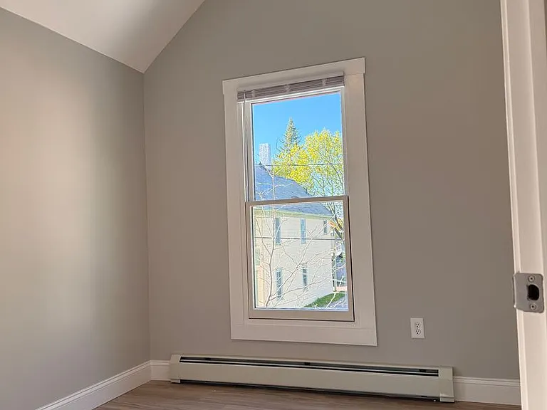 31 Marble Ave — Photo 12