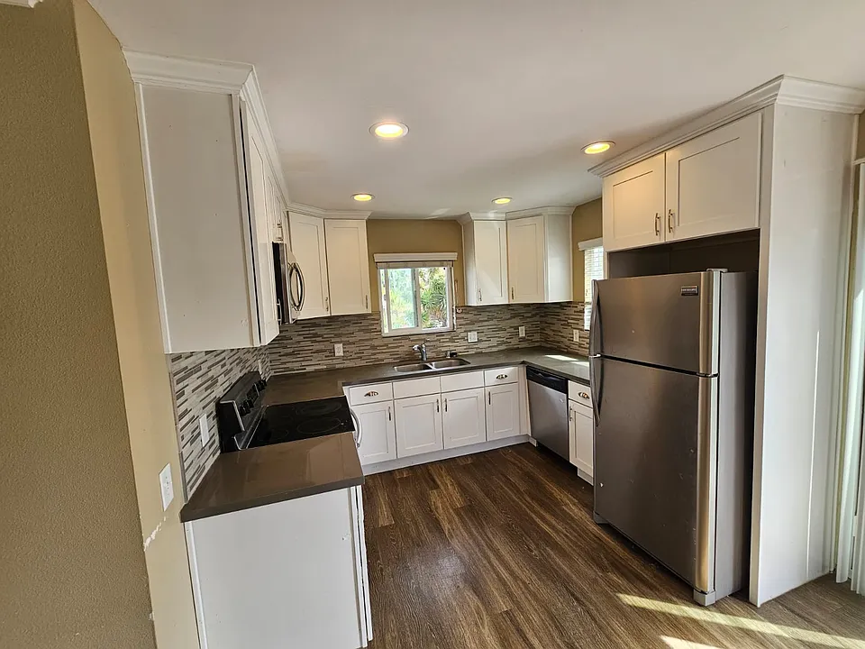 3675 Villa Ter #F