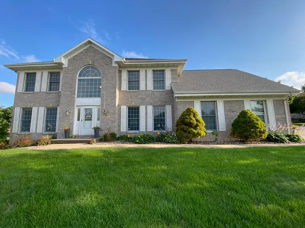 4617 Camelot Dr, Dubuque, IA 52002