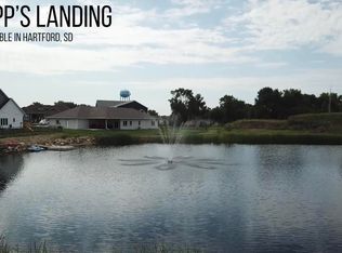 305 Duck Cir, Hartford, SD 57033