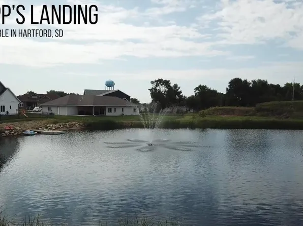 305 Duck Cir, Hartford, SD 57033