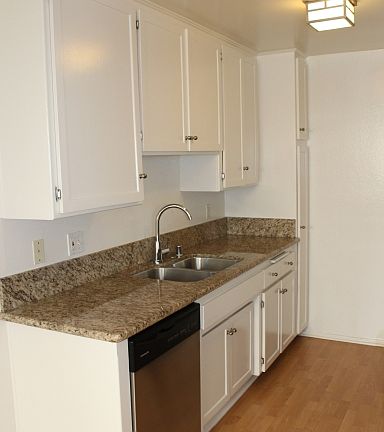 3rd image of 1411 S Westgate Ave APT 104
