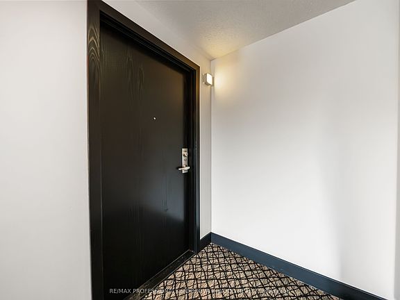 5th image of 225 Sackville St #703