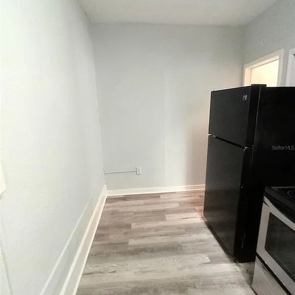 704 Cordova Dr — Photo 3
