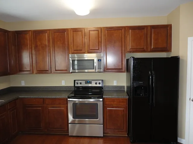 Building Photo - 1010 Golden Crest Dr