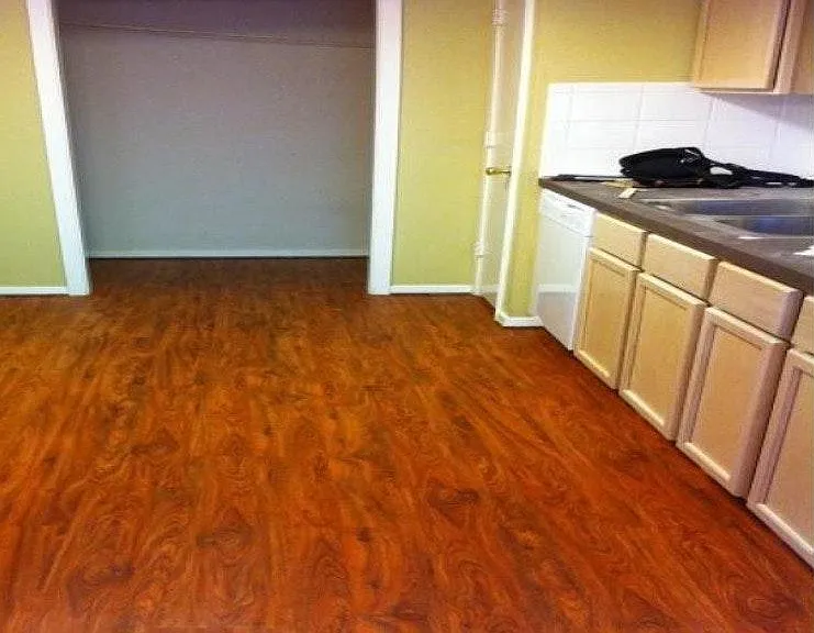 403 Magnolia Ct — Photo 4