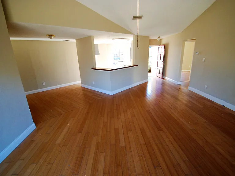 3634 San Remo Dr — Photo 3