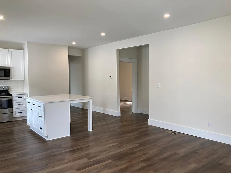 37 Douglas Ave NW — Photo 5