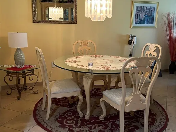 13105 SW 16th Ct APT 313-L, Pembroke Pines, FL 33027