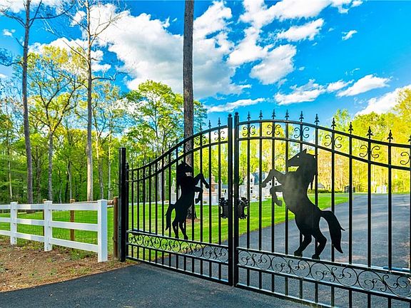 2nd image of 745 Goshen Rd