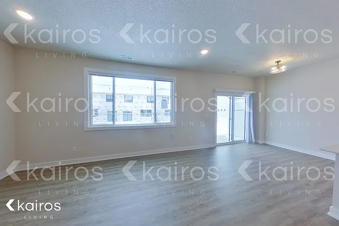 3 bed, 2.5 bath, 1570 sqft, $1,975 — Photo 2