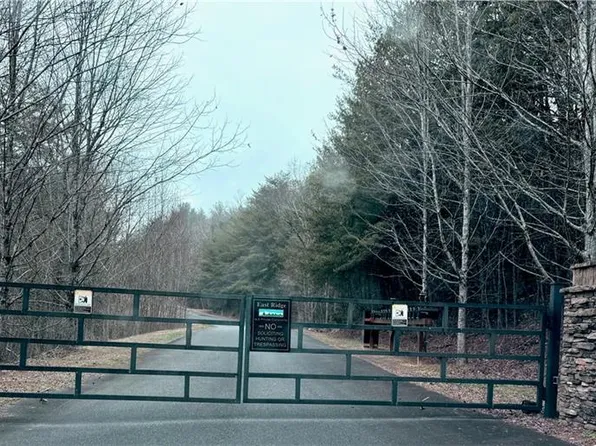 807 E Ridge Ln #22, Ellijay, GA 30536