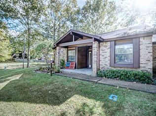 22 Shore Dr, Clinton, MS 39056