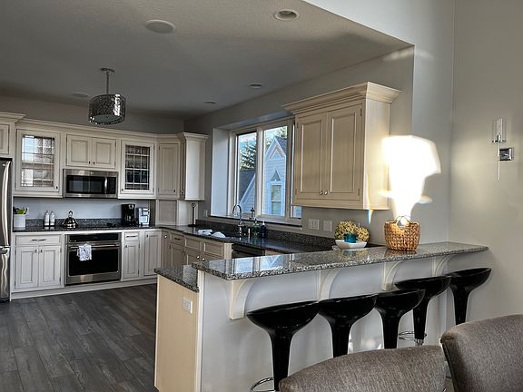 Full kitchen with brand new appliances.