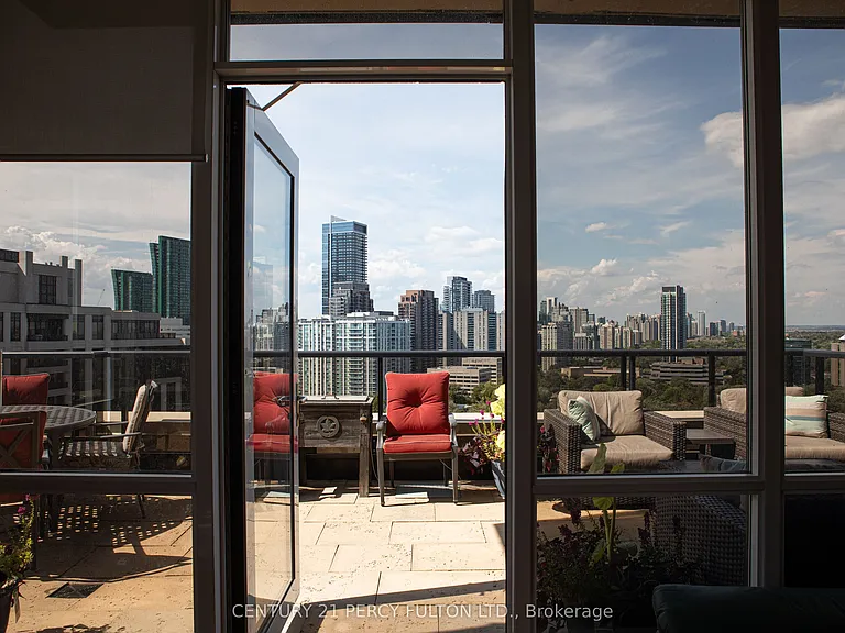 100 Harrison Garden Blvd #Penthouse 14 — Photo 4