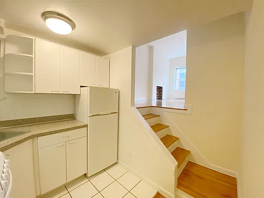Rented by City Connections Realty | media 3