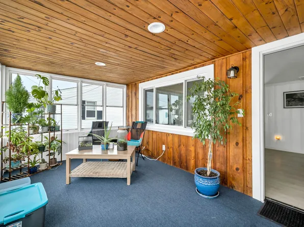 67 Hobson Avenue, Hampton, NH 03842