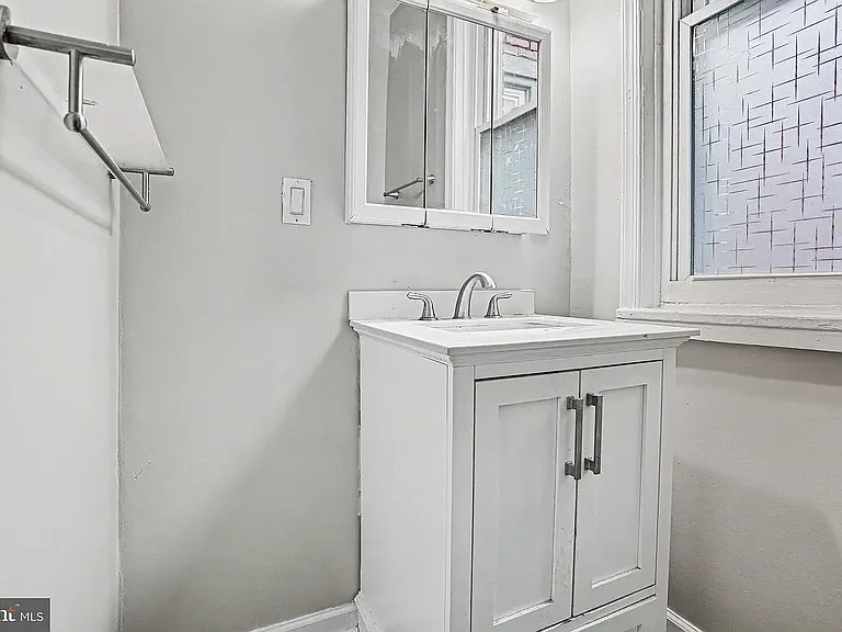 265 Peffer St #2 — Photo 11