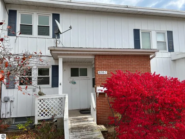 8110C Colorado St, Oscoda, MI 48750