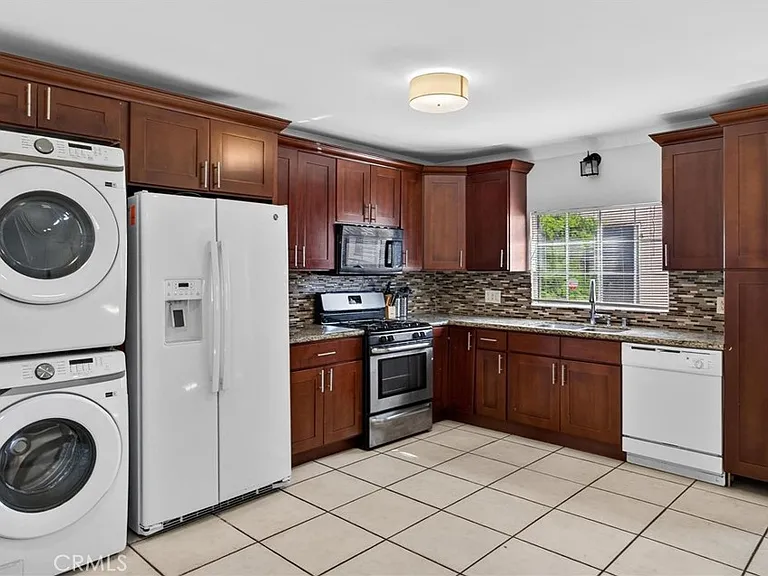 4533 Saturn St — Photo 14