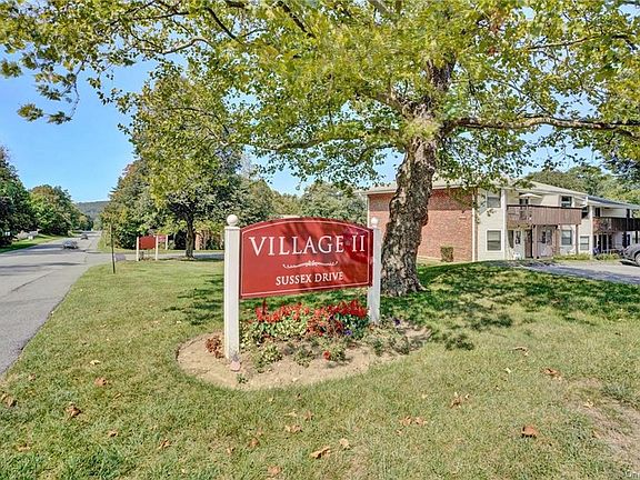 3rd image of 39 Sussex Dr APT C