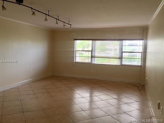 5th image of 1700 NE 105th St APT 305